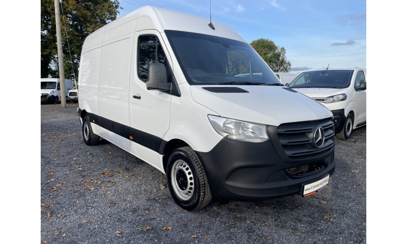 Mercedes Benz Sprinter MWB FWD High Roof